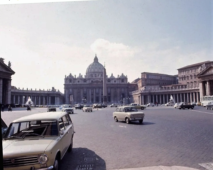 Piazza San Pietro nel 1975